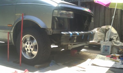 2 inch lift installed on front.  whoops where is grill guard.