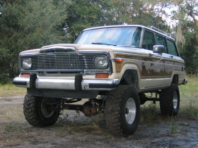 '84 AMC Jeep Grand Wagoneer 2.jpg